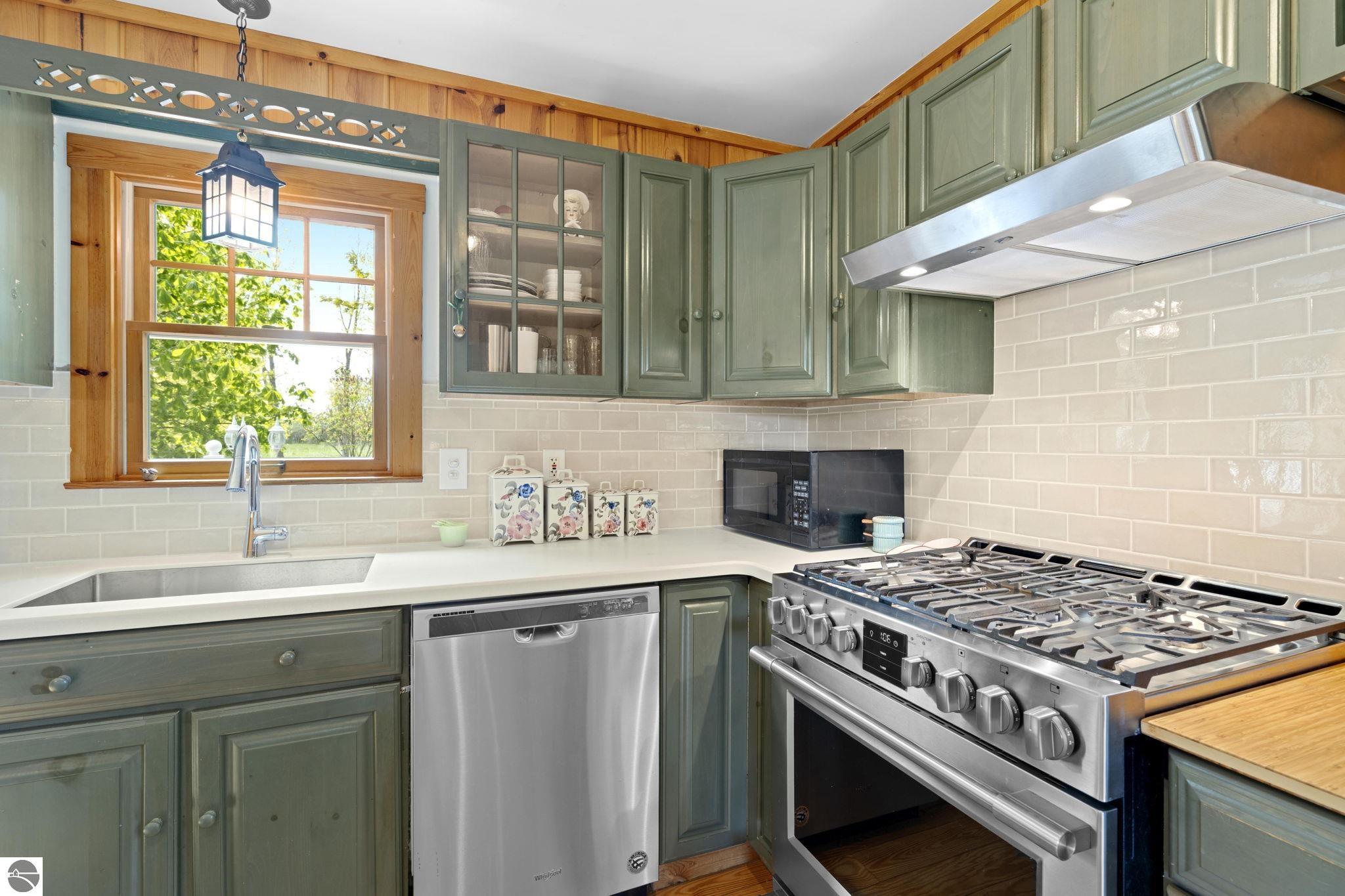 Ellsworth, Michigan 49729, United States, 2 Bedrooms Bedrooms, ,3 BathroomsBathrooms,Residential,Pending,141687