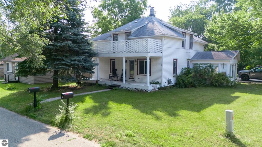 Photo of 210 Cherry, Harrison, MI 48625 (MLS # 1938090)