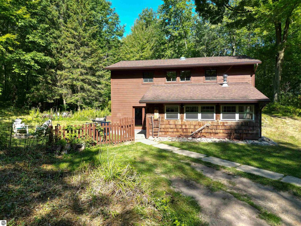 Photo of 4518 W Vernon Road, Weidman, MI 48893 (MLS # 1938211)