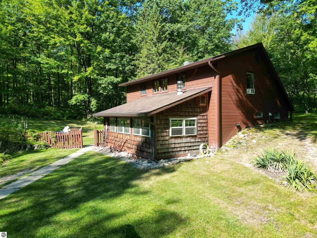 Photo of 4518 W Vernon Road, Weidman, MI 48893 (MLS # 1938211)