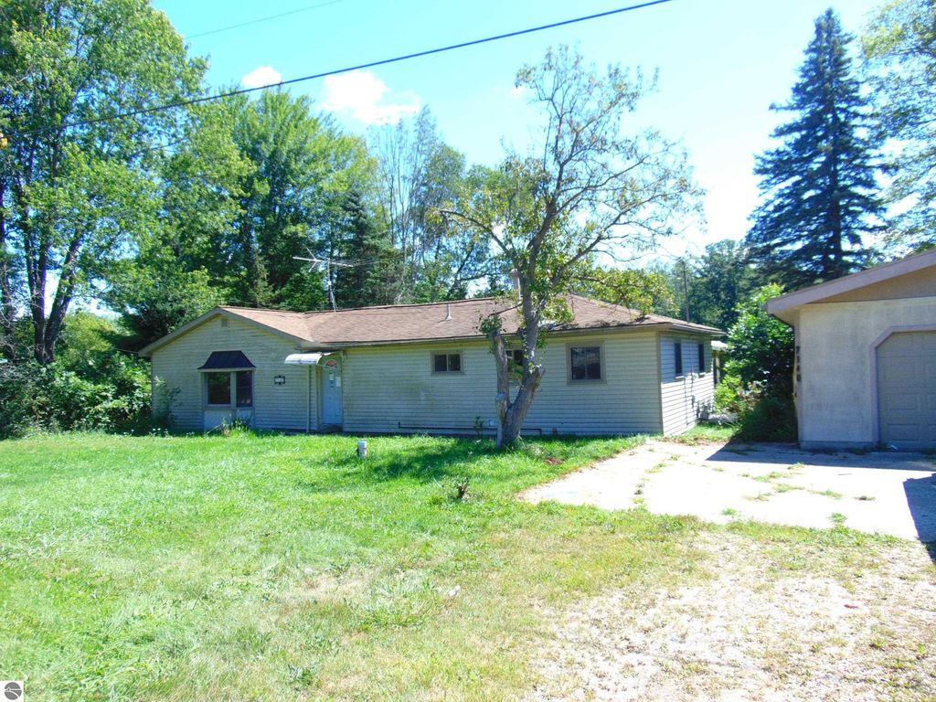 Photo of 7140 Windoga Lake Drive, Weidman, MI 48893 (MLS # 1937851)