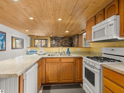 Tiny photo for 3175 Strand Road, Muskegon, MI 49445 (MLS # 1941121)