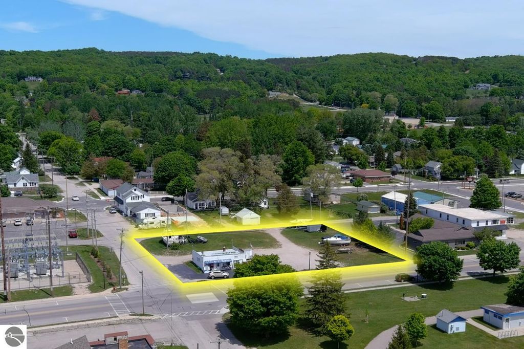 Photo of 903 Main Street, Frankfort, MI 49635 (MLS # 1934459)