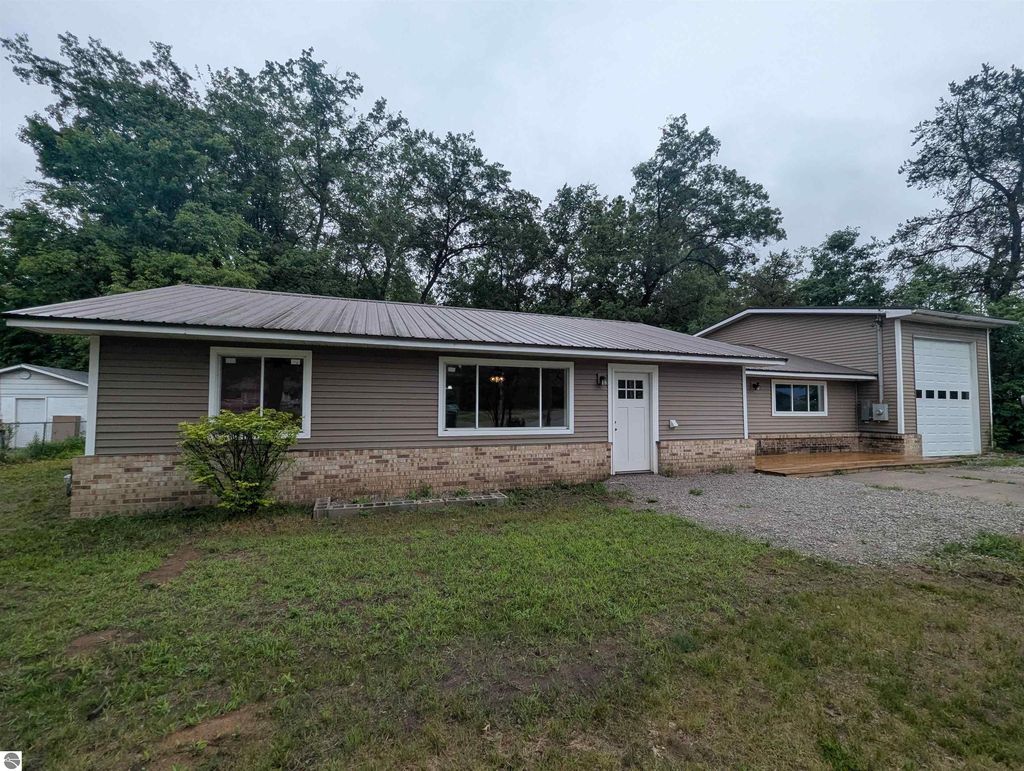 Photo of 2071 Greenwood, Prescott, MI 48756 (MLS # 1935647)