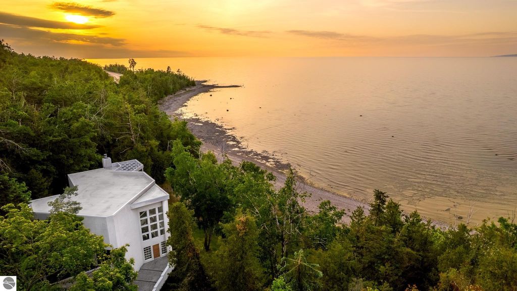 Photo of 7857 Nine Mile Point Drive, Charlevoix, MI 49720 (MLS # 1930886)