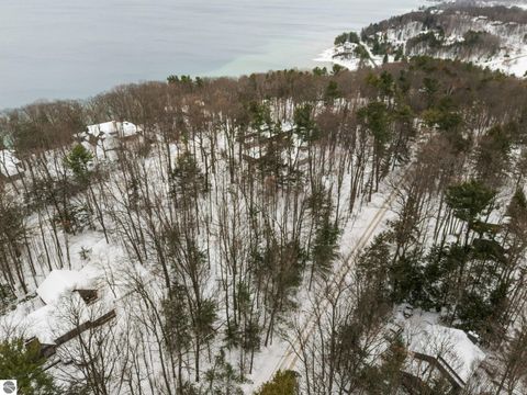 Tiny photo for 3019 Ishpeming Trail, Traverse City, MI 49686 (MLS # 1941166)