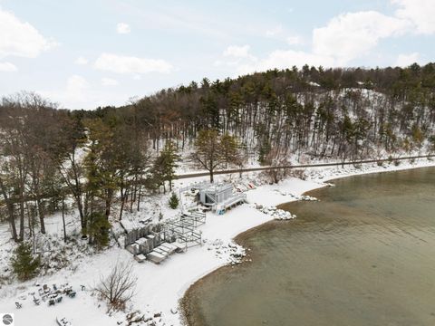 Tiny photo for 3019 Ishpeming Trail, Traverse City, MI 49686 (MLS # 1941166)