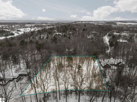 Tiny photo for 3019 Ishpeming Trail, Traverse City, MI 49686 (MLS # 1941166)