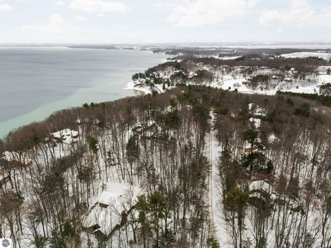 Tiny photo for 3019 Ishpeming Trail, Traverse City, MI 49686 (MLS # 1941166)