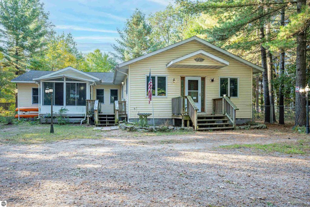 Photo of 2133 Carla Drive, St Helen, MI 48656 (MLS # 1939320)