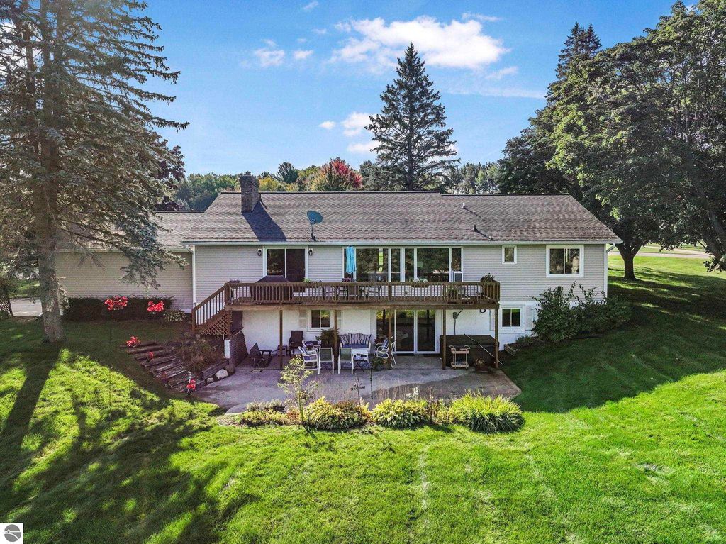 Photo of 119 Doral Drive, Cadillac, MI 49601 (MLS # 1940046)