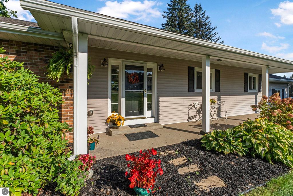 Photo of 119 Doral Drive, Cadillac, MI 49601 (MLS # 1940046)