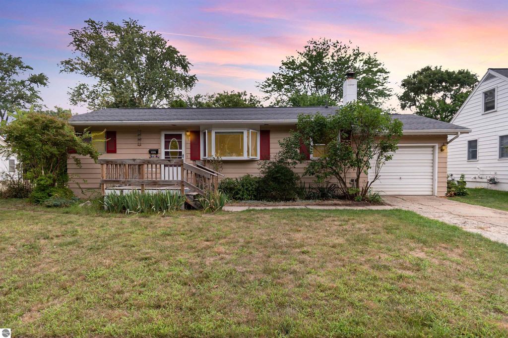 Photo of 1017 Taylor Street, Mt Pleasant, MI 48858 (MLS # 1937580)
