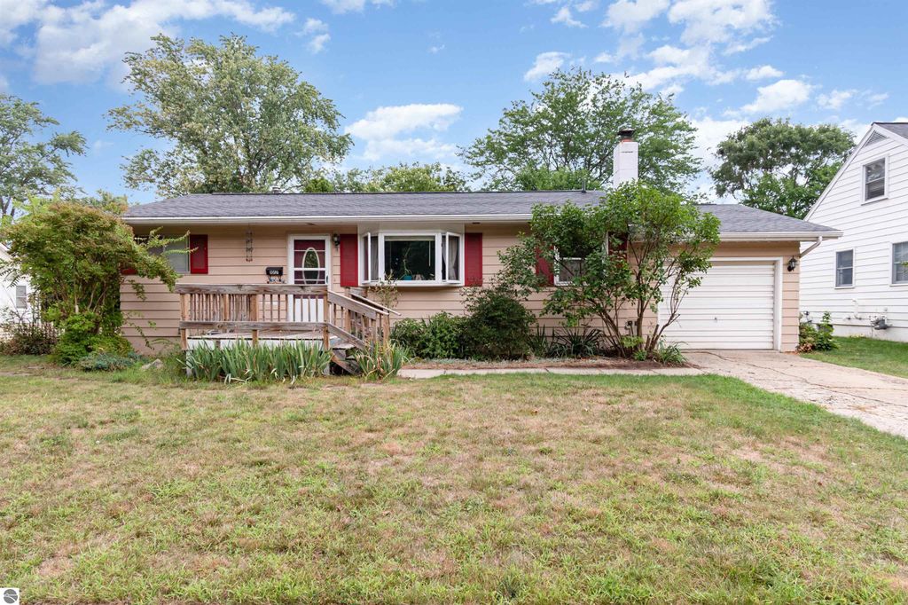 Photo of 1017 Taylor Street, Mt Pleasant, MI 48858 (MLS # 1937580)