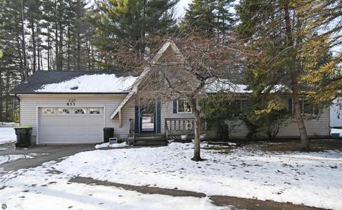 Tiny photo for 833 Newman Street, East Tawas, MI 48730 (MLS # 1941339)