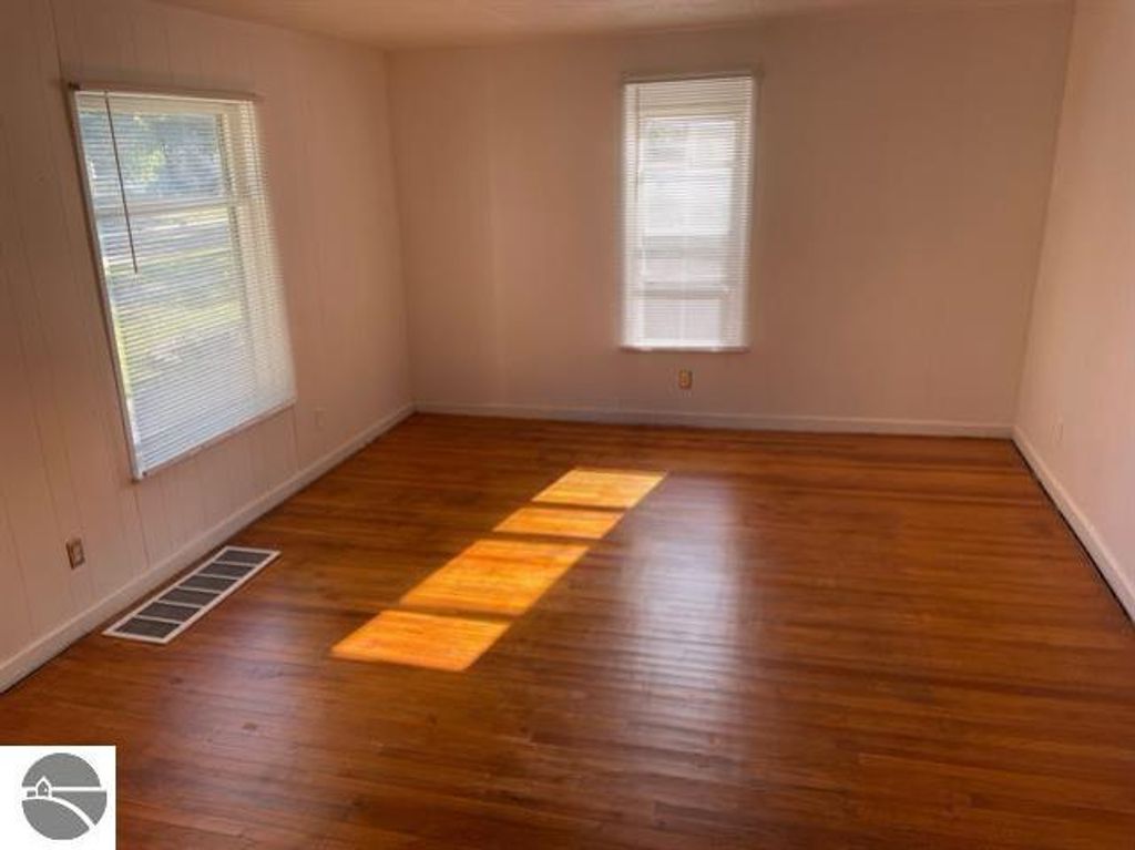 Photo of 221 W Locust, Mt Pleasant, MI 48858 (MLS # 1931288)