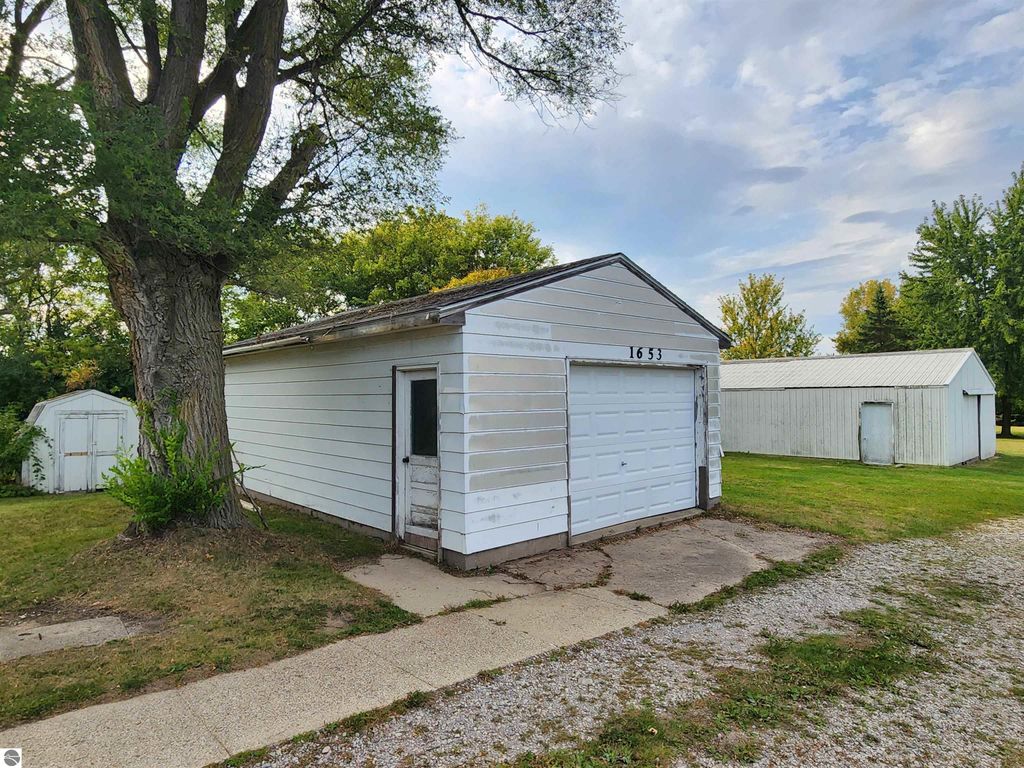 Photo of 1653 N Mission Road, Mt Pleasant, MI 48858 (MLS # 1939890)