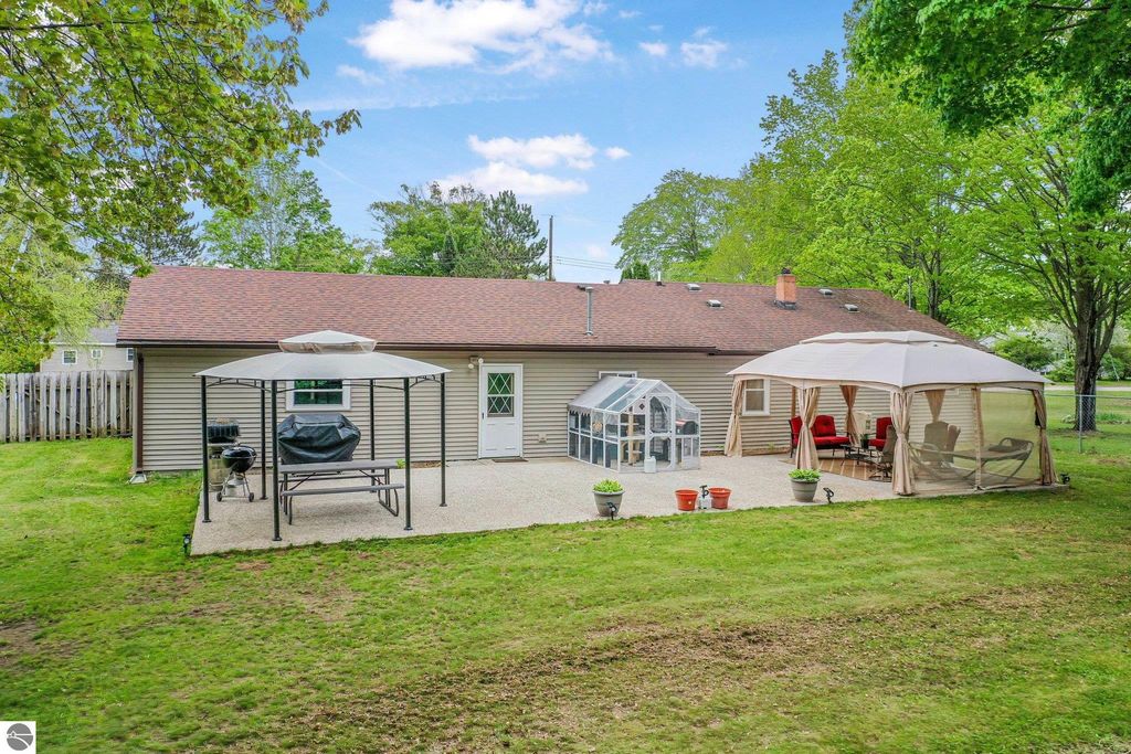 Photo of 205 Alexander Street, Cadillac, MI 49601 (MLS # 1937904)