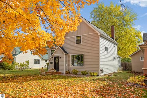 Tiny photo for 221 W Fifteenth Street, Traverse City, MI 49684 (MLS # 1939916)
