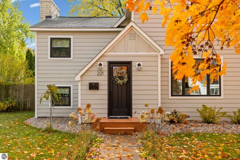 Tiny photo for 221 W Fifteenth Street, Traverse City, MI 49684 (MLS # 1939916)