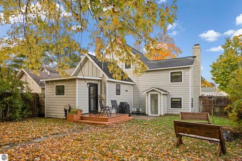 Tiny photo for 221 W Fifteenth Street, Traverse City, MI 49684 (MLS # 1939916)