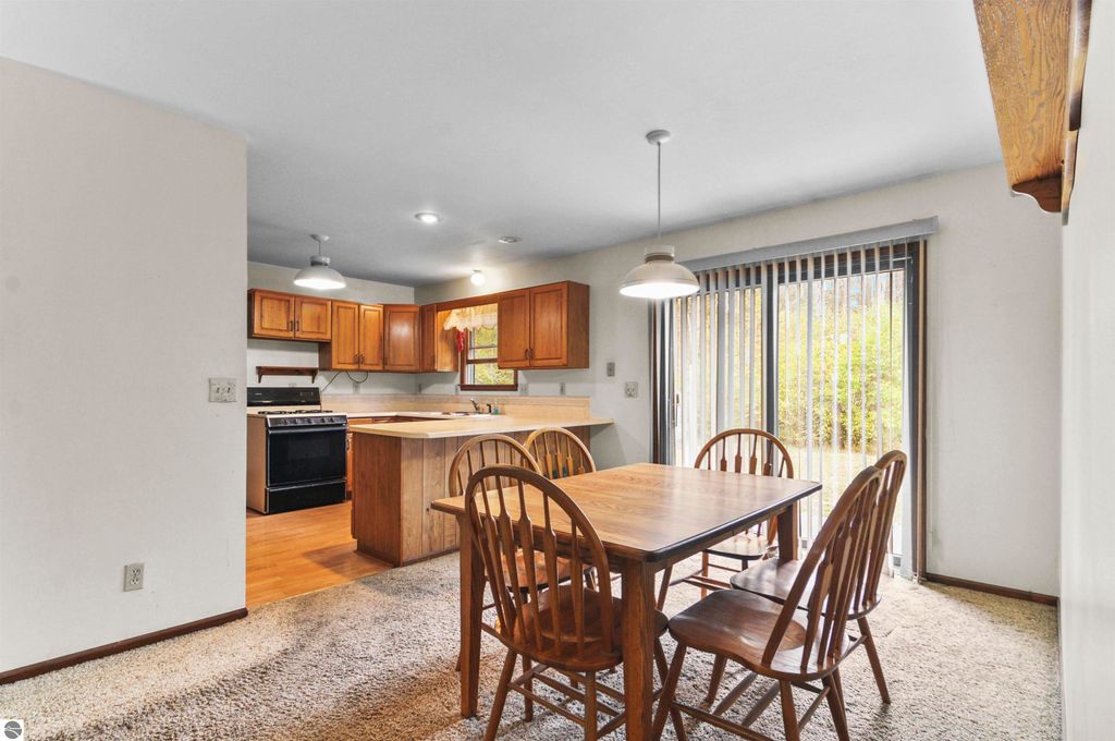 Photo of 4311 S 39 Road, Cadillac, MI 49601 (MLS # 1938889)