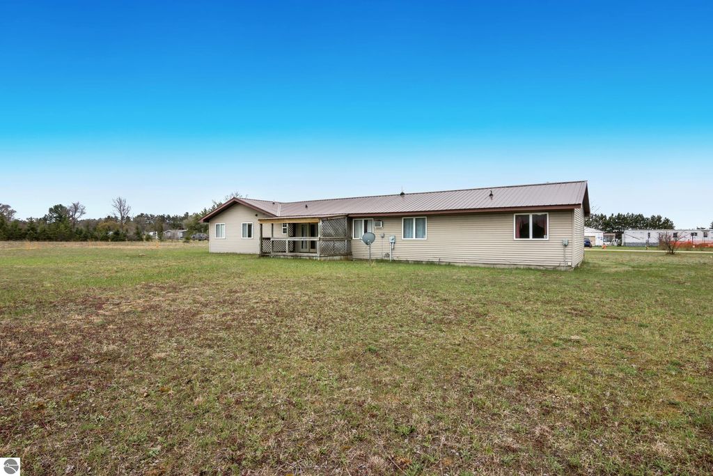 Photo of 5156 Kellie Street, Mesick, MI 49668 (MLS # 1938373)