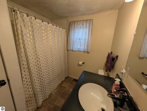 Tiny photo for 822 N River Avenue, Alma, MI 48881 (MLS # 1940666)