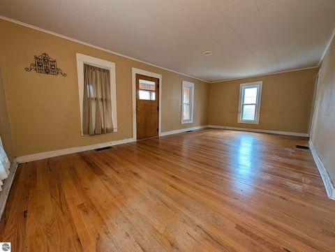 Tiny photo for 822 N River Avenue, Alma, MI 48881 (MLS # 1940666)