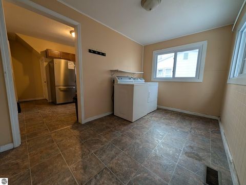 Tiny photo for 822 N River Avenue, Alma, MI 48881 (MLS # 1940666)