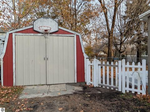 Tiny photo for 822 N River Avenue, Alma, MI 48881 (MLS # 1940666)