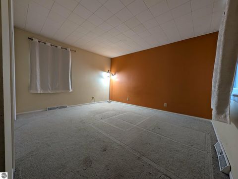 Tiny photo for 822 N River Avenue, Alma, MI 48881 (MLS # 1940666)