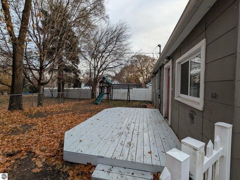 Tiny photo for 822 N River Avenue, Alma, MI 48881 (MLS # 1940666)