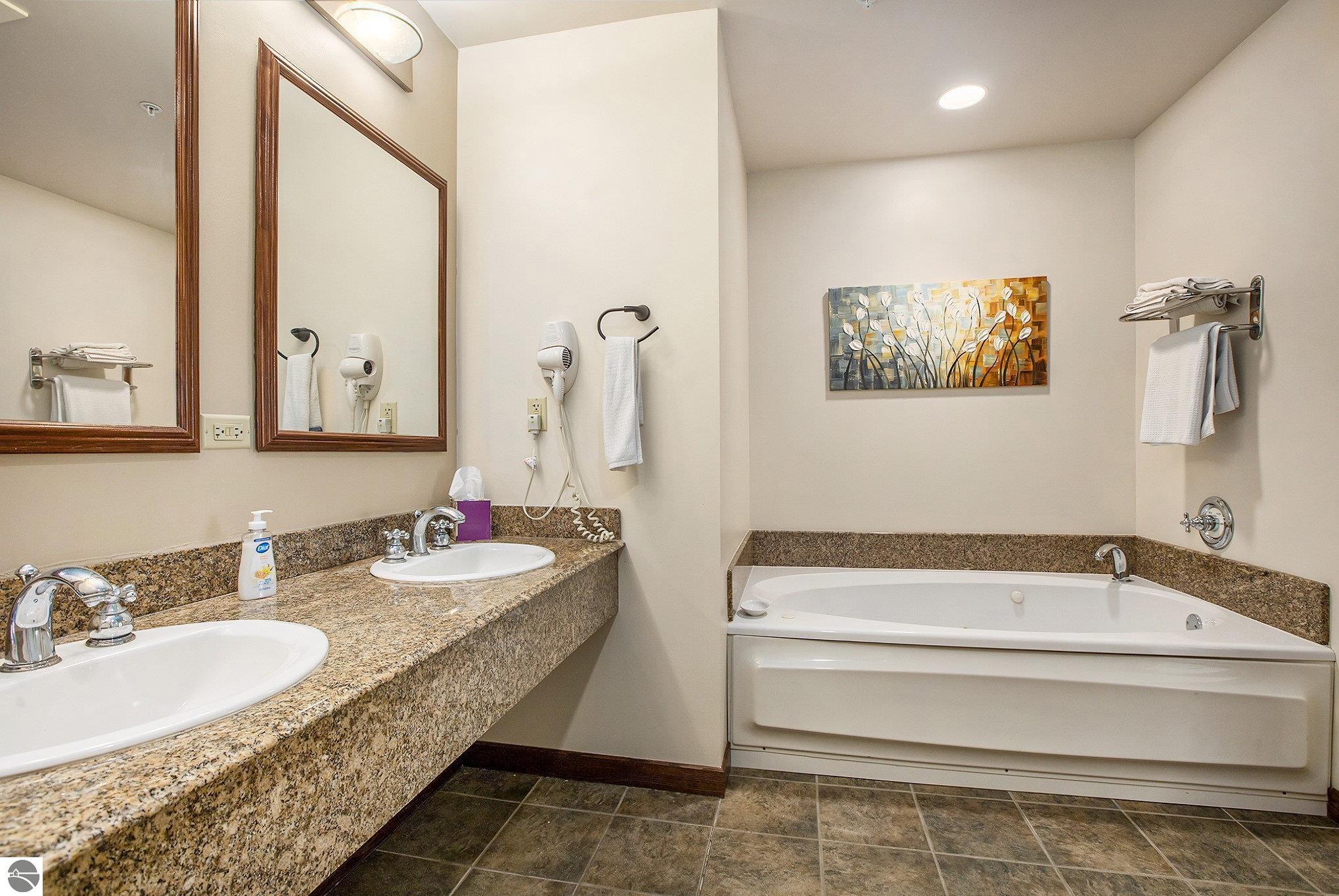 Bellaire, Michigan 49615, United States, 1 Bedroom Bedrooms, ,1 BathroomBathrooms,Residential,Active,181011