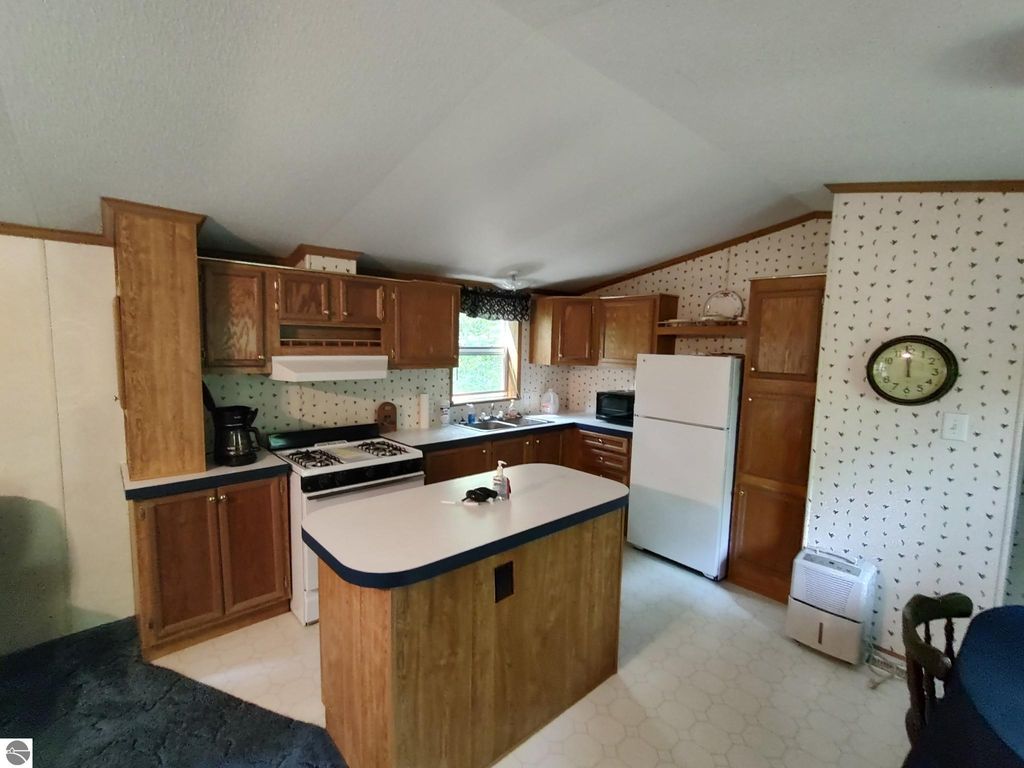 Photo of 2120 Andys Lane, Beaverton, MI 48612 (MLS # 1937157)