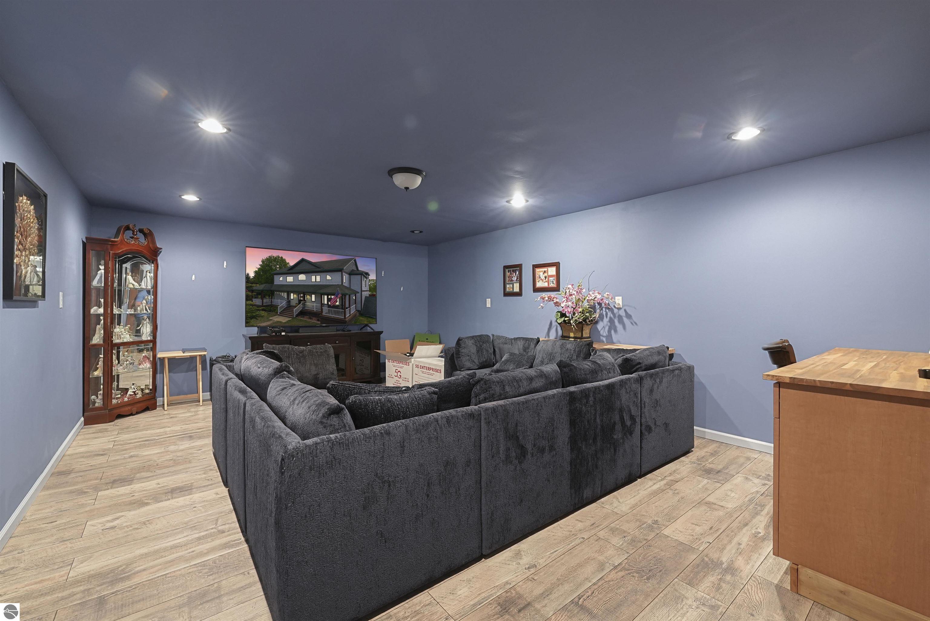 Fife Lake, Michigan 49633, United States, 6 Bedrooms Bedrooms, ,5 BathroomsBathrooms,Residential,Active,151298