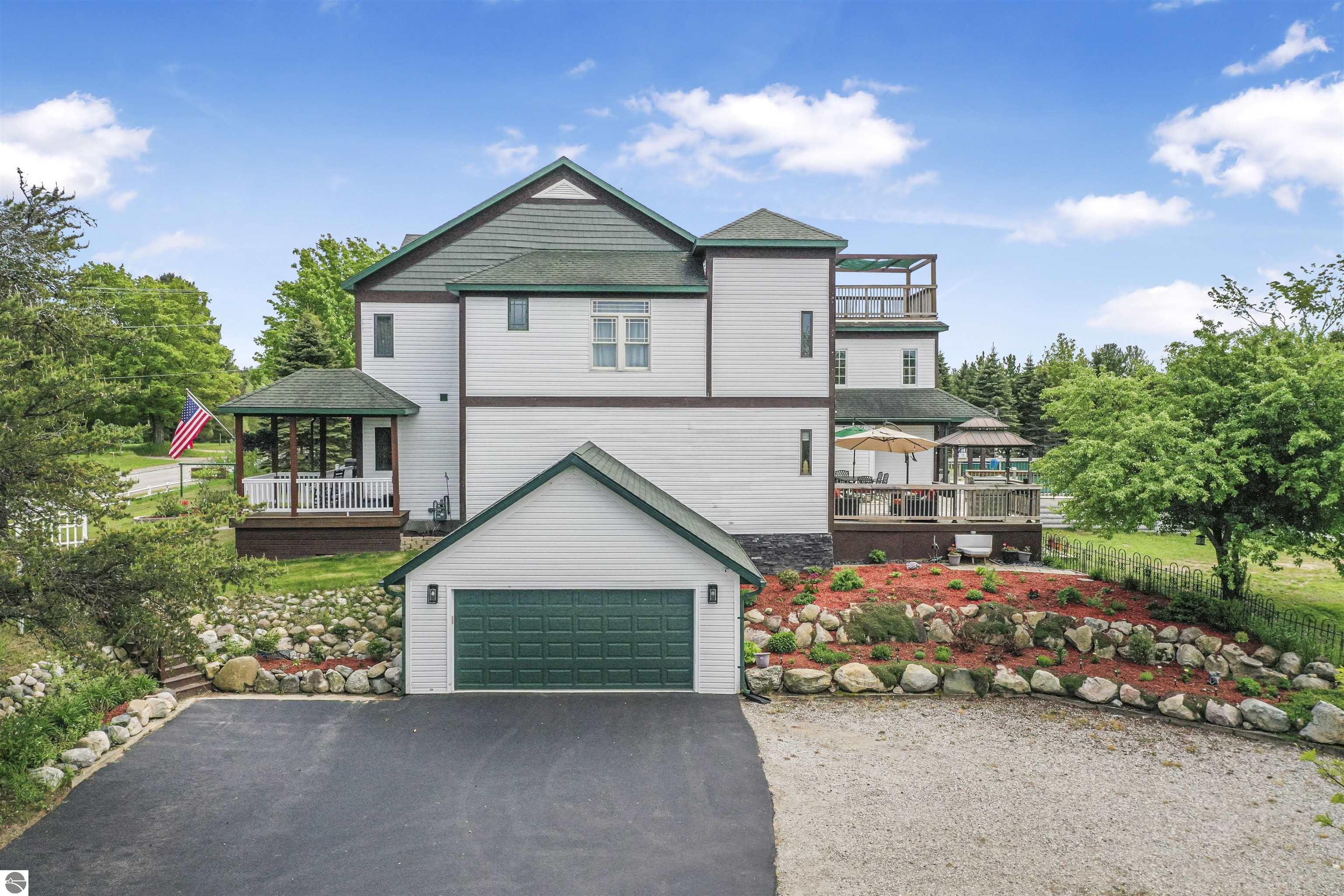 Fife Lake, Michigan 49633, United States, 6 Bedrooms Bedrooms, ,5 BathroomsBathrooms,Residential,Active,151298