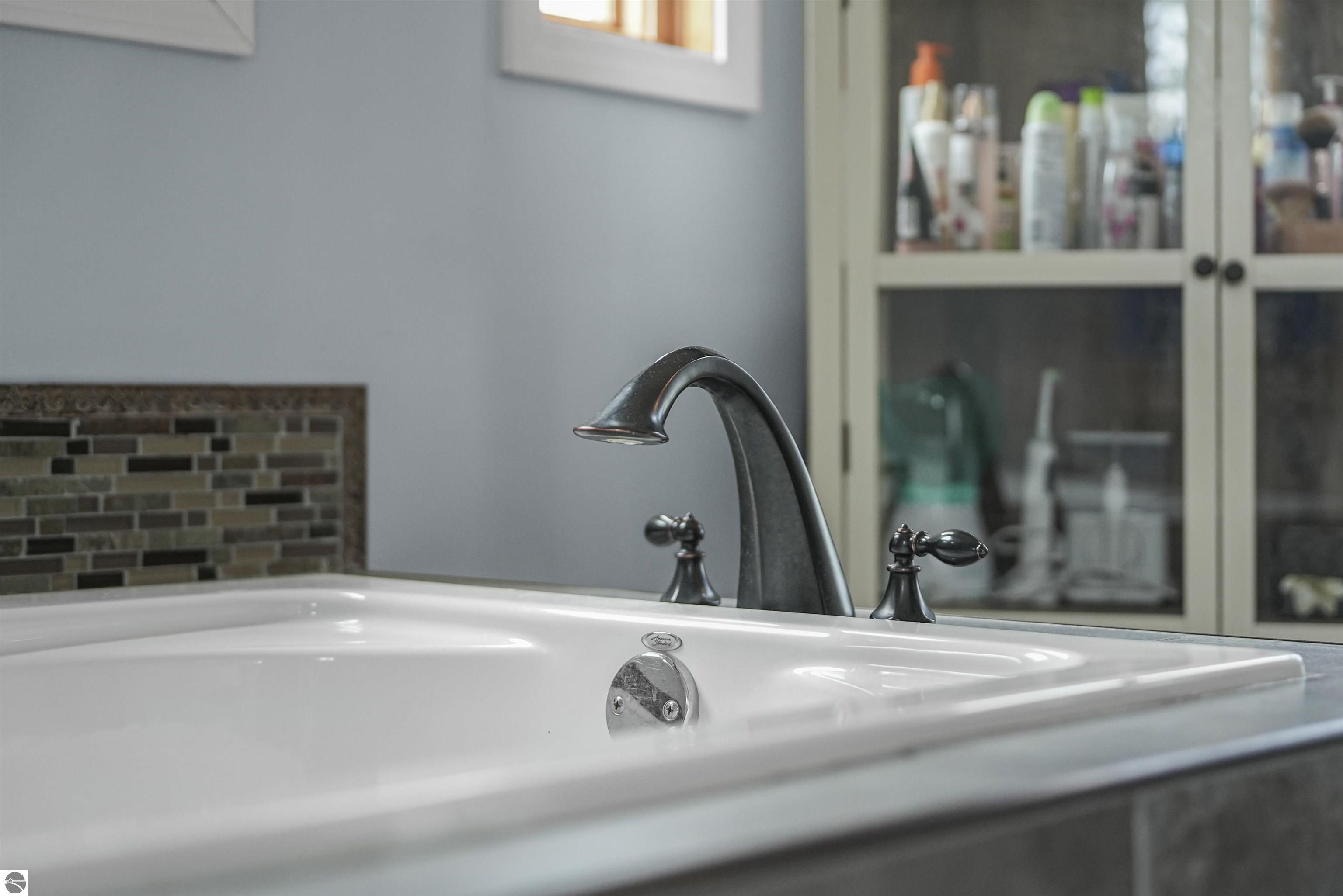 Fife Lake, Michigan 49633, United States, 6 Bedrooms Bedrooms, ,5 BathroomsBathrooms,Residential,Active,151298