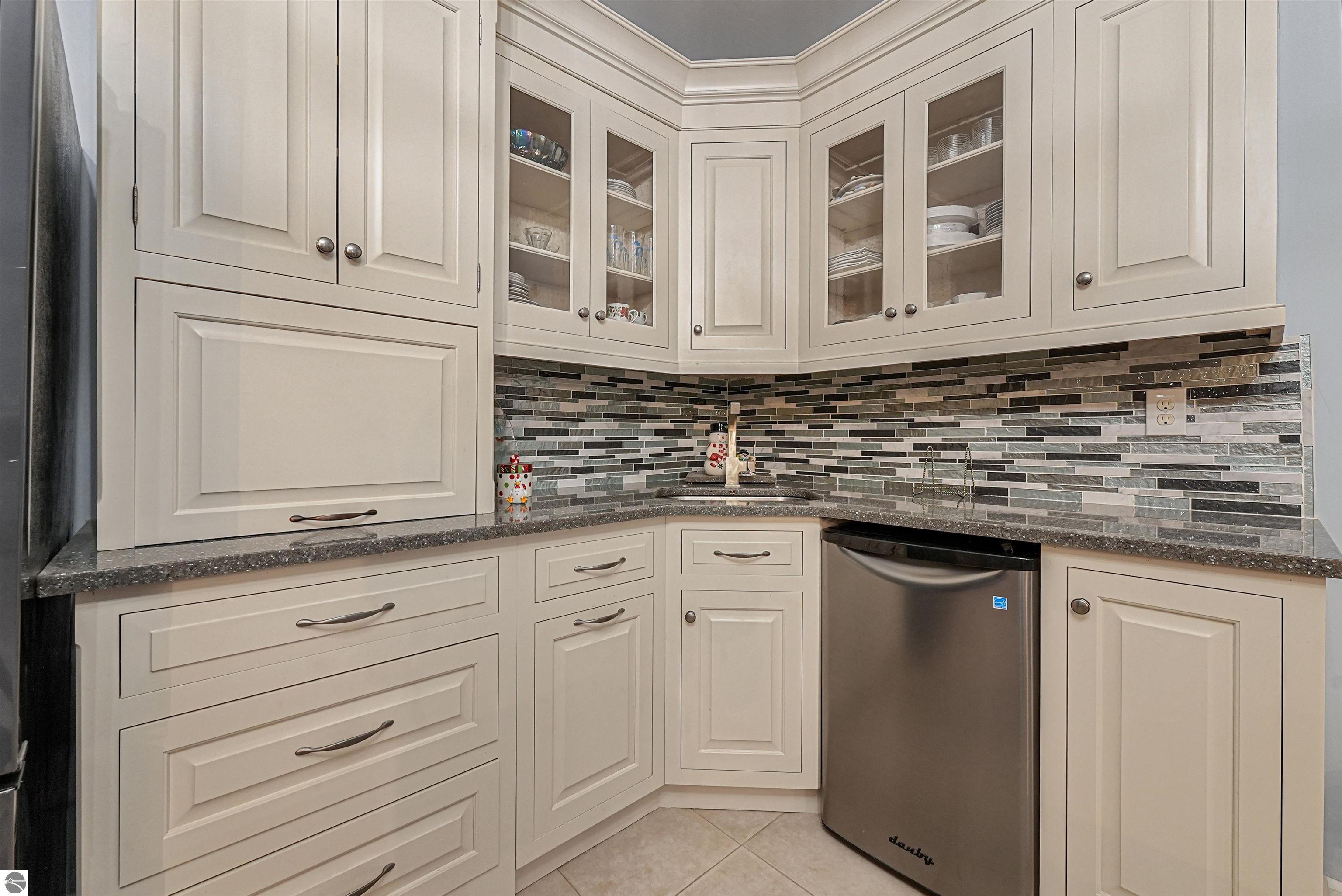 Fife Lake, Michigan 49633, United States, 6 Bedrooms Bedrooms, ,5 BathroomsBathrooms,Residential,Active,151298