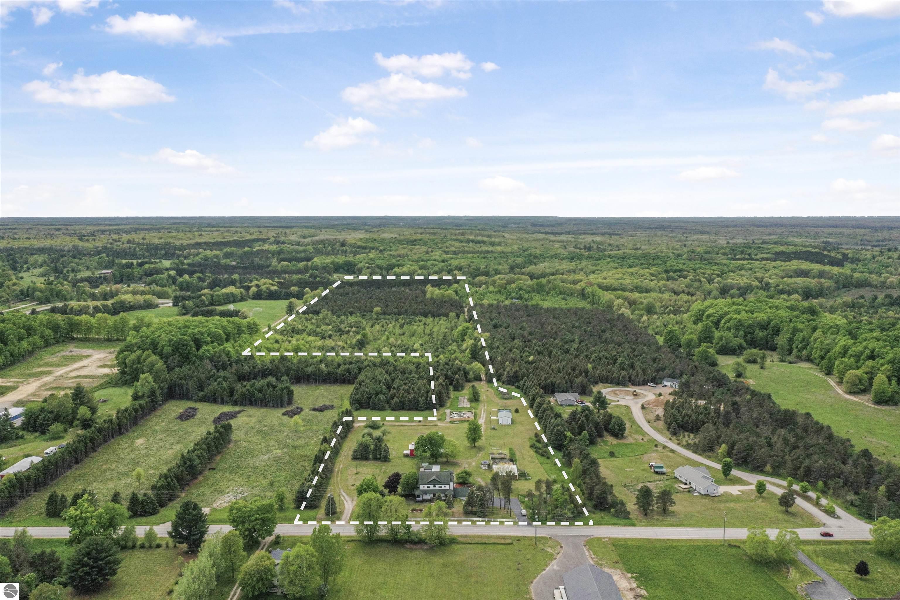 Fife Lake, Michigan 49633, United States, 6 Bedrooms Bedrooms, ,5 BathroomsBathrooms,Residential,Active,151298