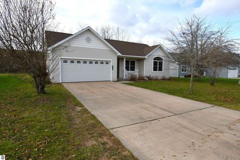 Tiny photo for 7155 Applewood Drive, Charlevoix, MI 49720 (MLS # 1940648)
