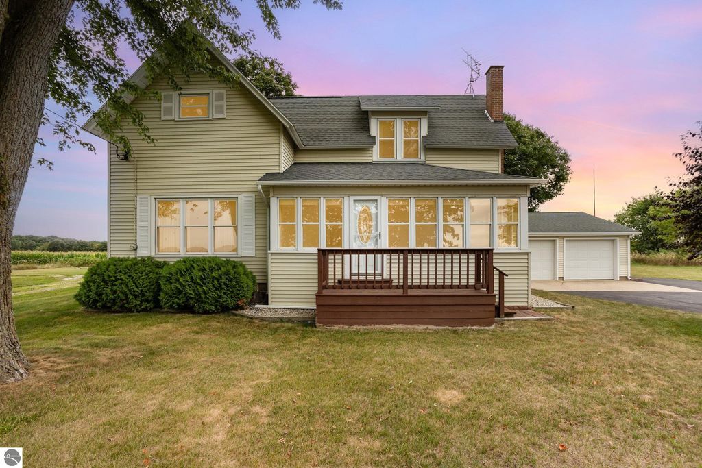 Photo of 39 S Winn Road, Mt Pleasant, MI 48858 (MLS # 1937720)