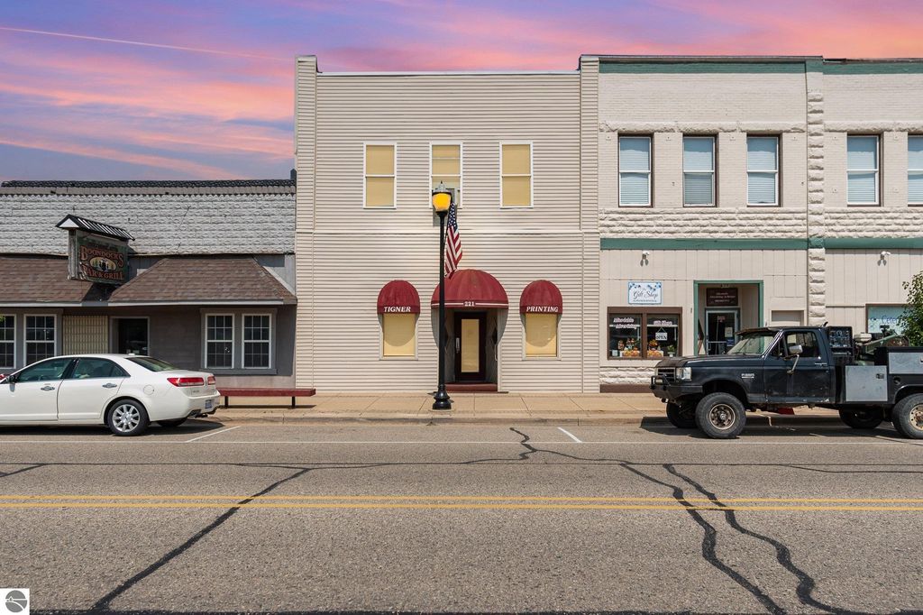 Photo of 221 E Railway Street, Coleman, MI 48618 (MLS # 1926071)