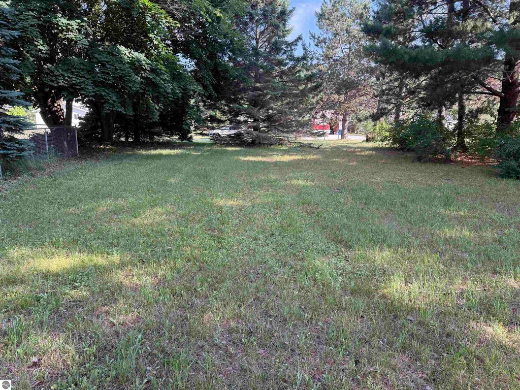 Photo of 12 Pennsylvania Avenue, Cadillac, MI 49601 (MLS # 1936306)