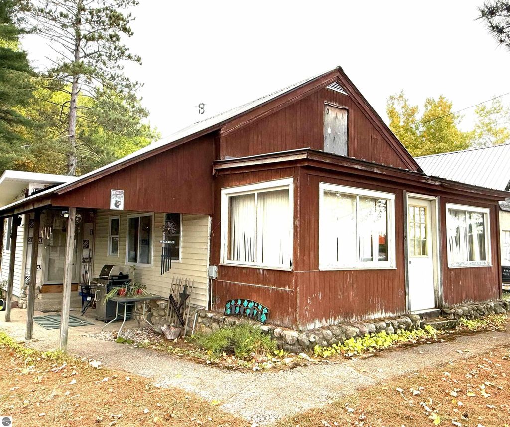 Photo of 4273 N Dickerson Road, Manton, MI 49663 (MLS # 1939674)