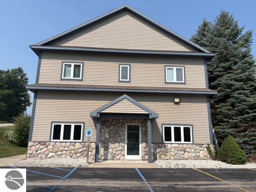 Photo of 990 Garfield Woods Drive #B, Traverse City, MI 49686 (MLS # 1938322)
