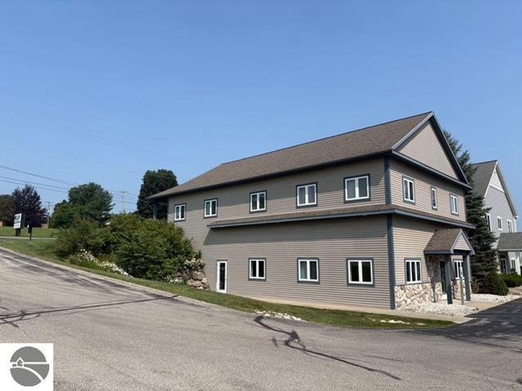 Photo of 990 Garfield Woods Drive #B, Traverse City, MI 49686 (MLS # 1938322)