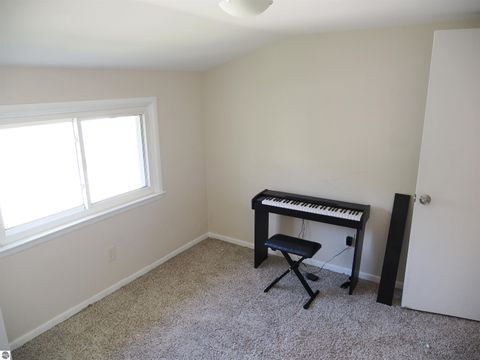 Tiny photo for 811 N River Avenue, Alma, MI 48801 (MLS # 1939553)