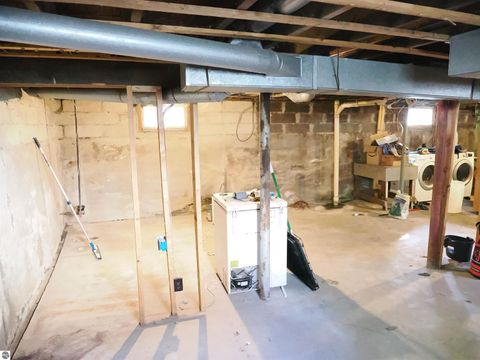 Tiny photo for 811 N River Avenue, Alma, MI 48801 (MLS # 1939553)