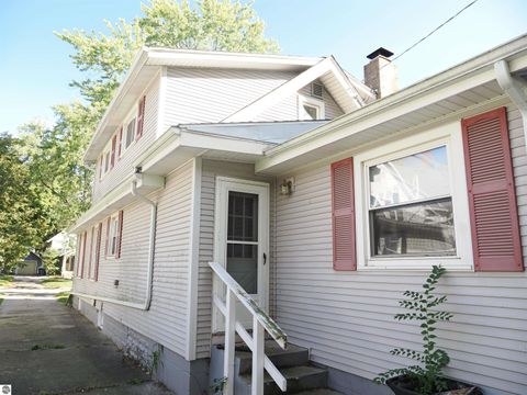 Tiny photo for 811 N River Avenue, Alma, MI 48801 (MLS # 1939553)